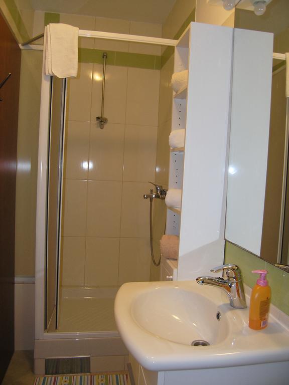 Apartma Kolega *